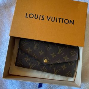 Used wallet Sarah Louis Vuitton